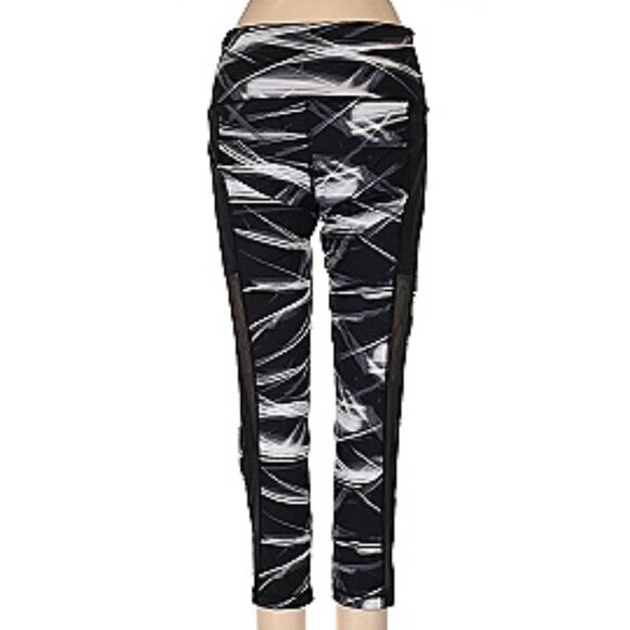 Victoria Sport Athletic leggings in Black with  White Streaks Accent Size M - Picture 1 of 13